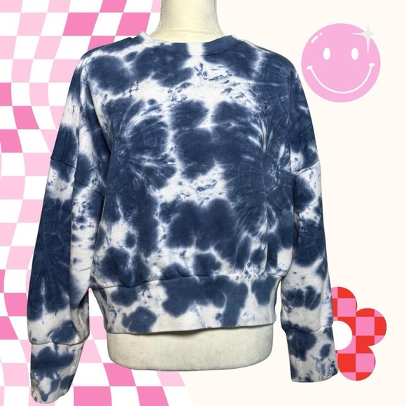 Old Navy Tops - Loose Tie-Dye Cropped crew-neck sweatshirt